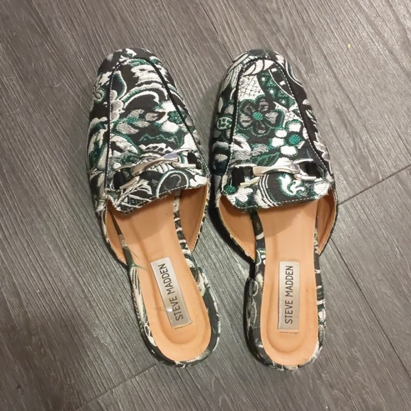 Steve Madden Shoes - Steve Madden flats
